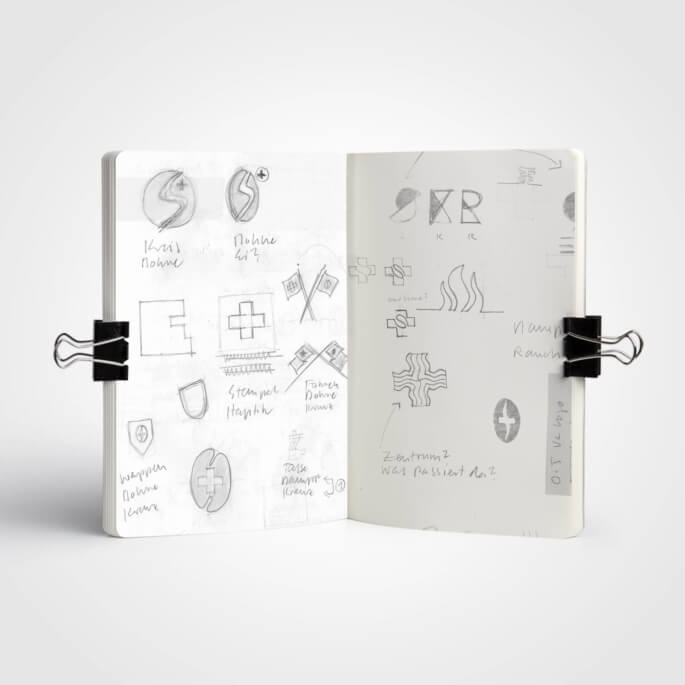 Skizzenbuch mit Skribbles für ein neues Logo