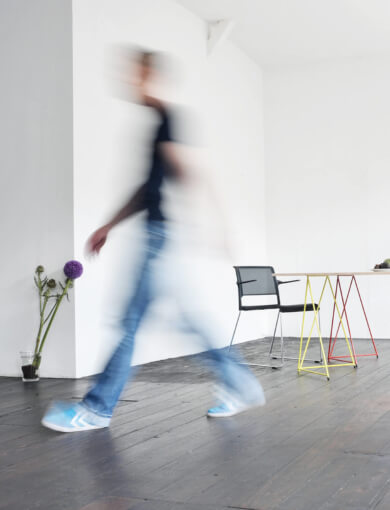 Ein Mann läuft durch den Freiraum Ottensen